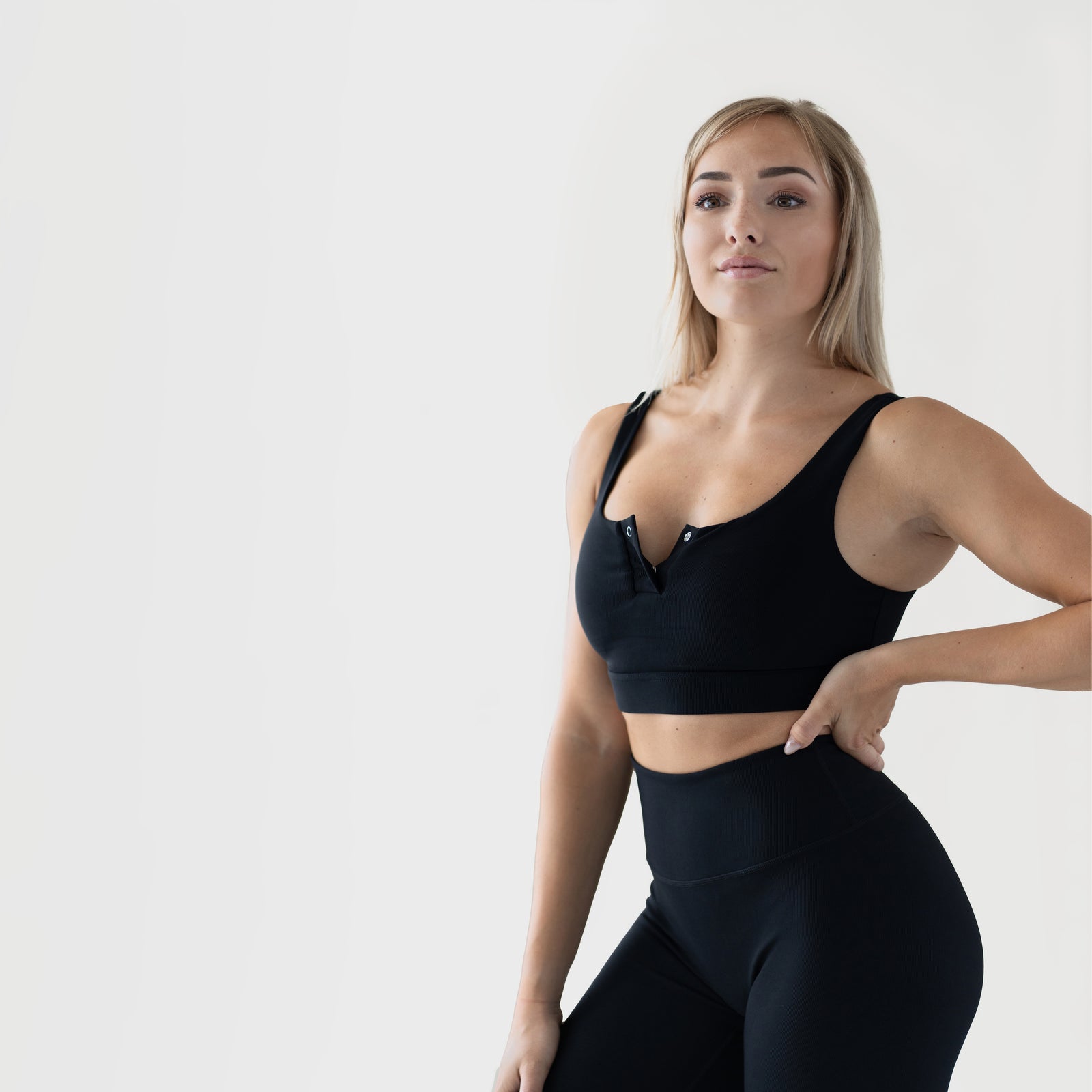 THE SPORTS BRA | Jet Black