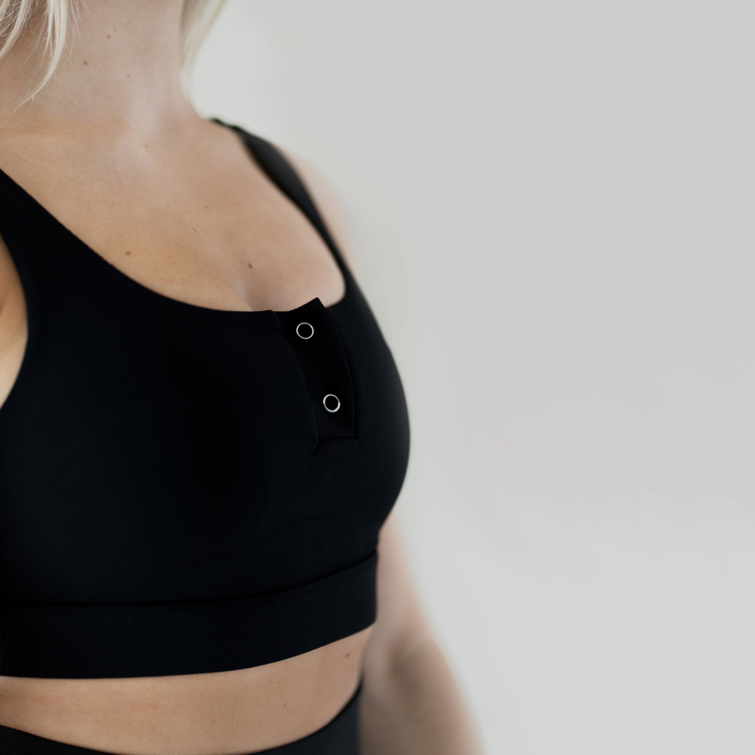 THE SPORTS BRA | Jet Black